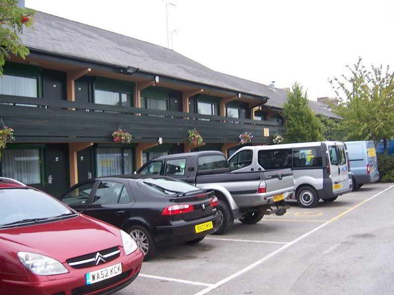 Campanile Hull Hotel 2*