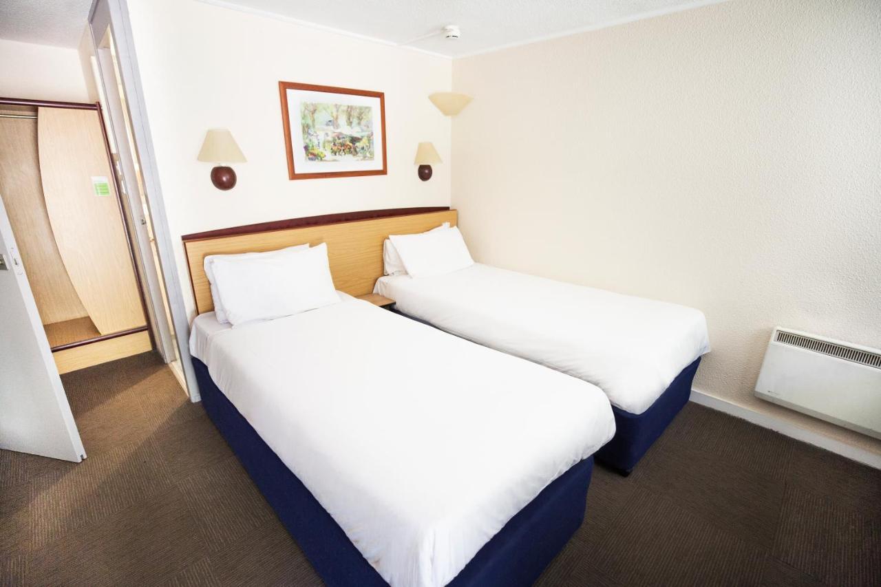 Campanile Hull Hotel 2*
